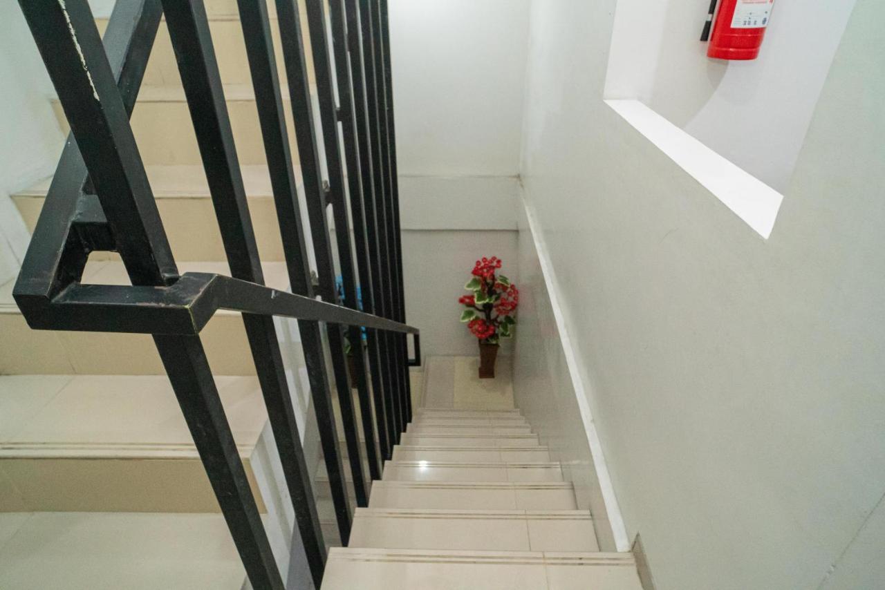 Reddoorz At Merr Rungkut Jl Gunung Anyar Gununganjar Exterior foto
